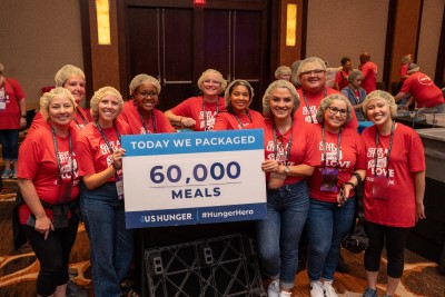 associates pack 60000 meals for US Hunger
